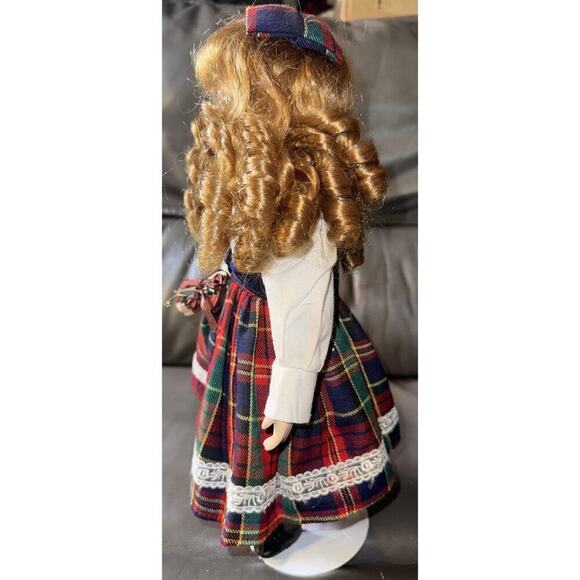 -DOLL artmark Chicago Ltd Violin Playing Porcelain - Picture 4 of 7